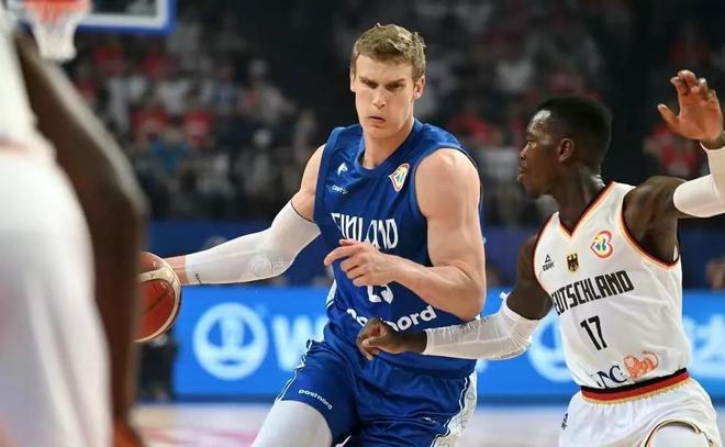 他与队友间 他与队友间