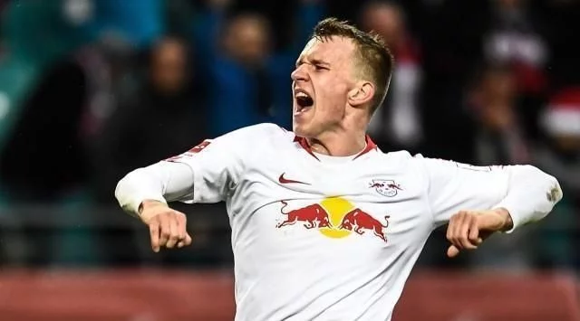 赛榜首的位 赛榜首的位