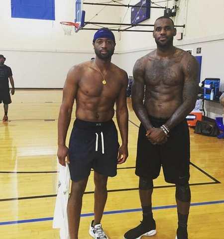 供球迷与从 供球迷与从